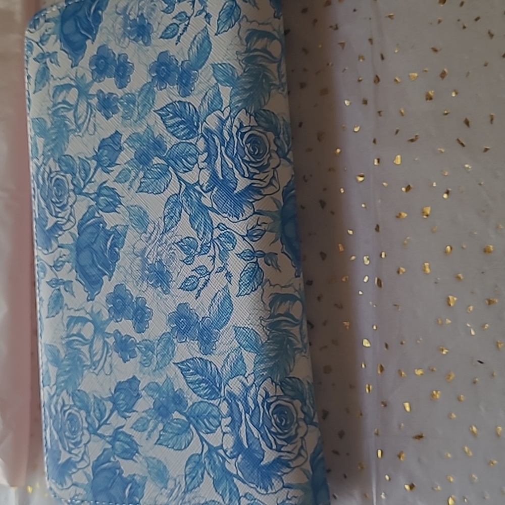 NWT Simply Southern Blue and White Floral Wallet Wristlet. - Picture 4 of 7